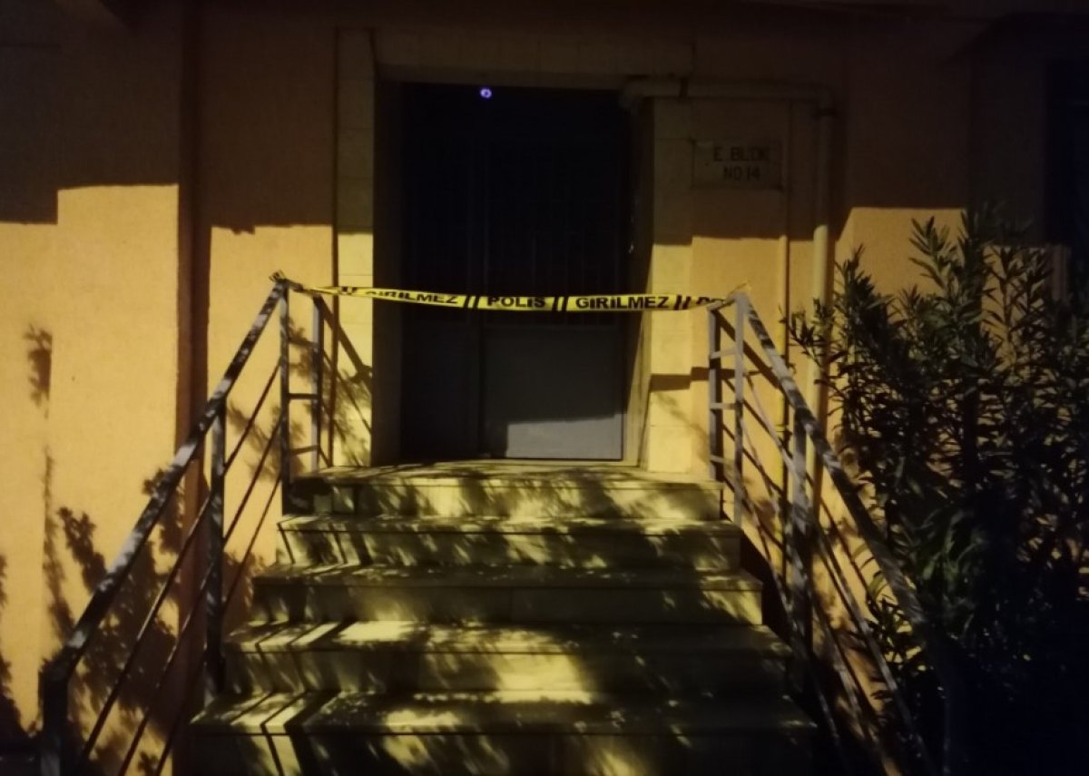 Tartıştığı eşini baltalya öldürdü