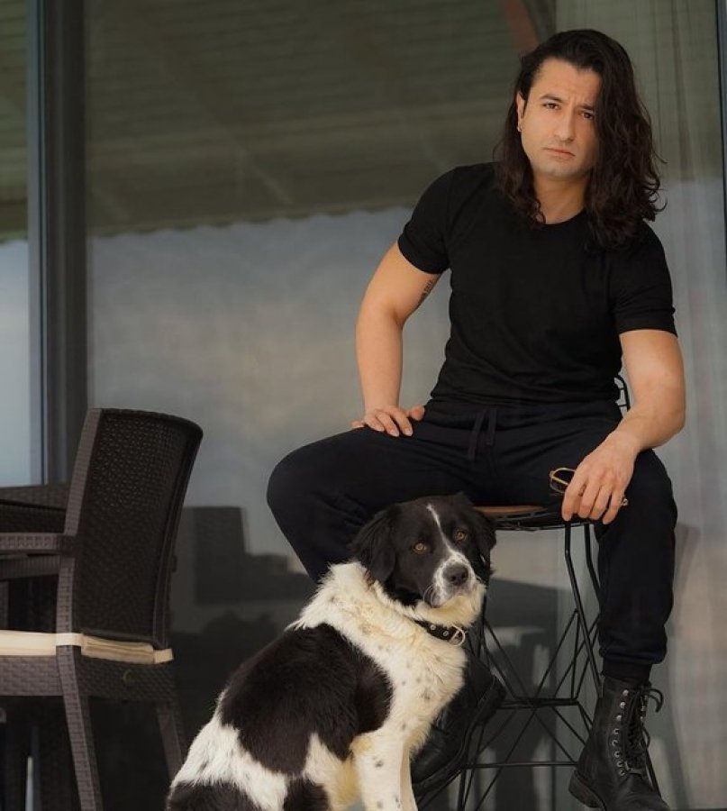 Koray Avcı sakallarını kesti