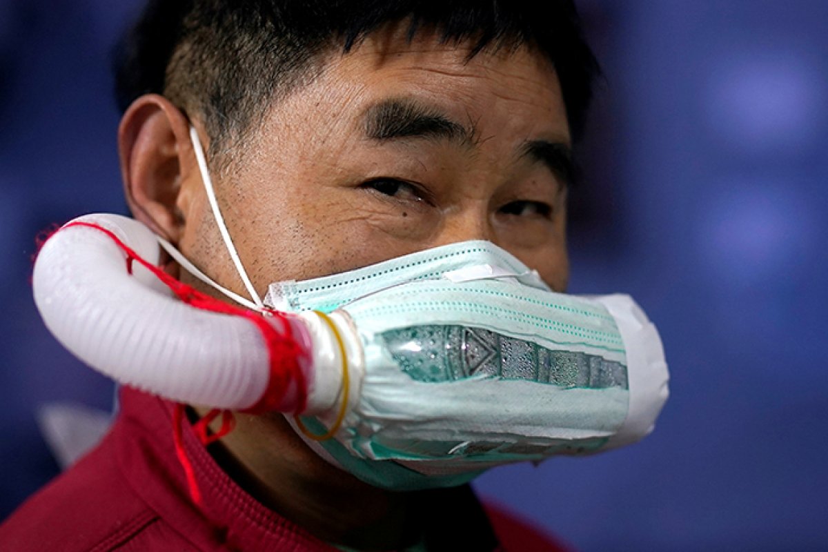 r Vuhan'da berberler işbaşı yaptı