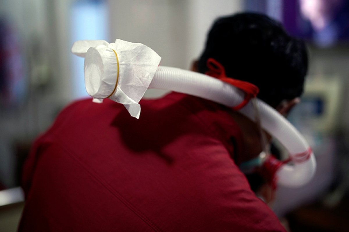 r Vuhan'da berberler işbaşı yaptı