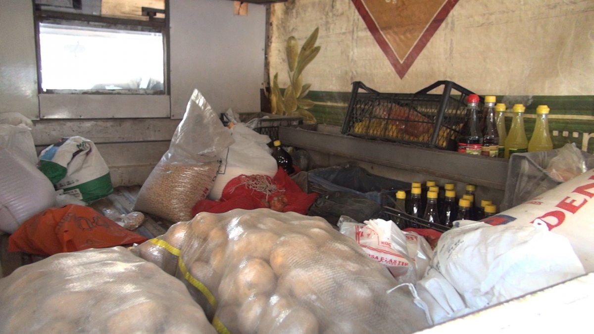 i Bursa'da hırsızlar pazarcının arabasını soydu