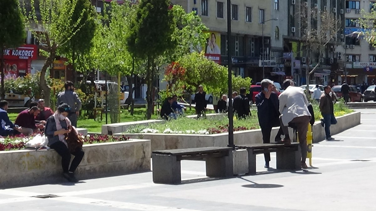 i Diyarbakır'da yasak sonrası sokaklar yine doldu