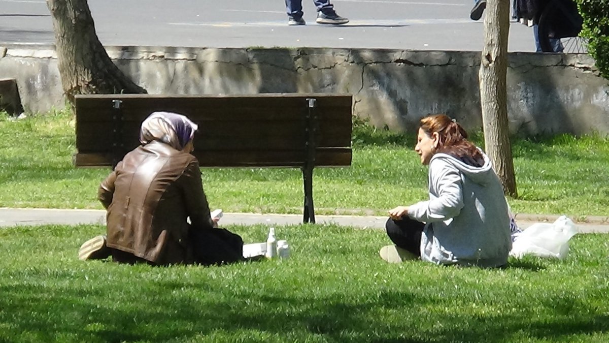 i Diyarbakır'da yasak sonrası sokaklar yine doldu
