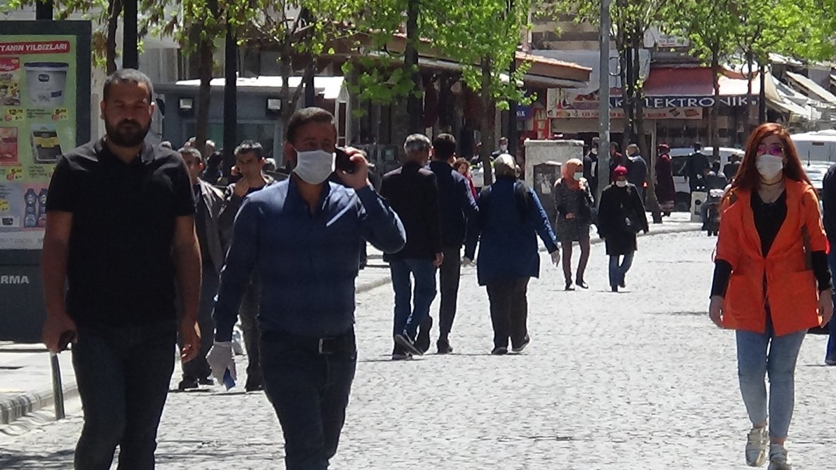 i Diyarbakır'da yasak sonrası sokaklar yine doldu