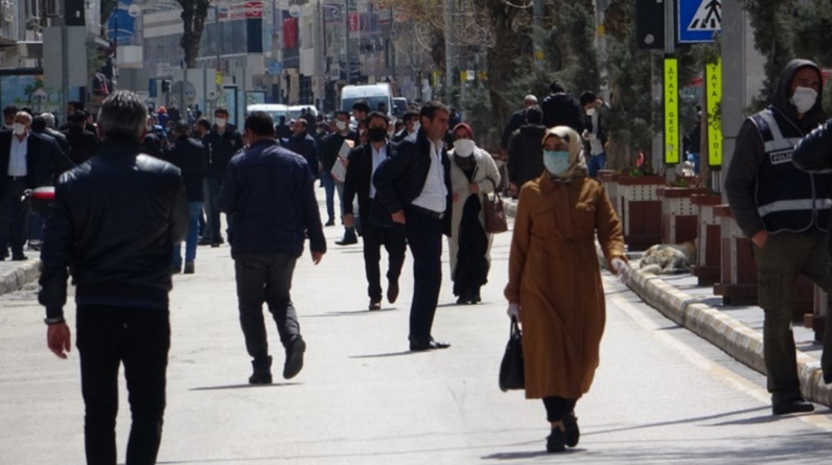 Van'da sosyal mesafe kuralı unutuldu