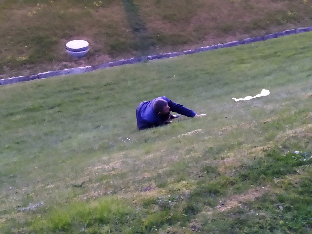 Beşiktaş'ta çimenlikte kahvaltı yapan adam vuruldu