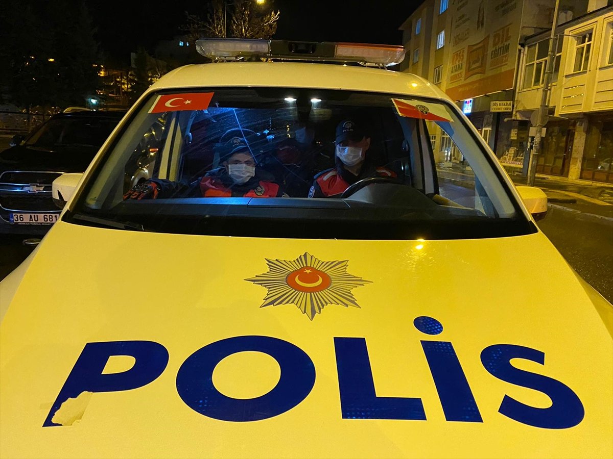 Bir günlüğüne polis olan down sendromlu Muhammet’ten 'evde kal' çağrısı