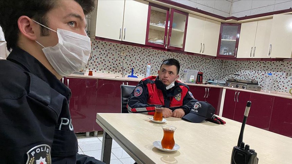 Bir günlüğüne polis olan down sendromlu Muhammet’ten 'evde kal' çağrısı