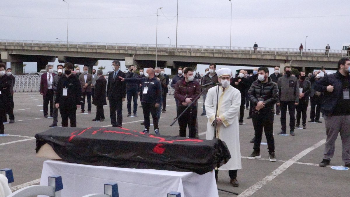 i Haydar Baş'ın cenaze töreninde izdiham