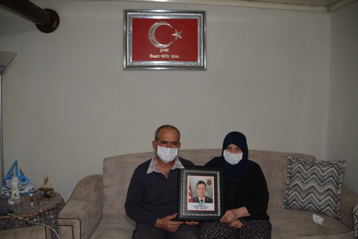 Soylu'yu ağlatan şehit babası: Bakanımızın arkasındayız