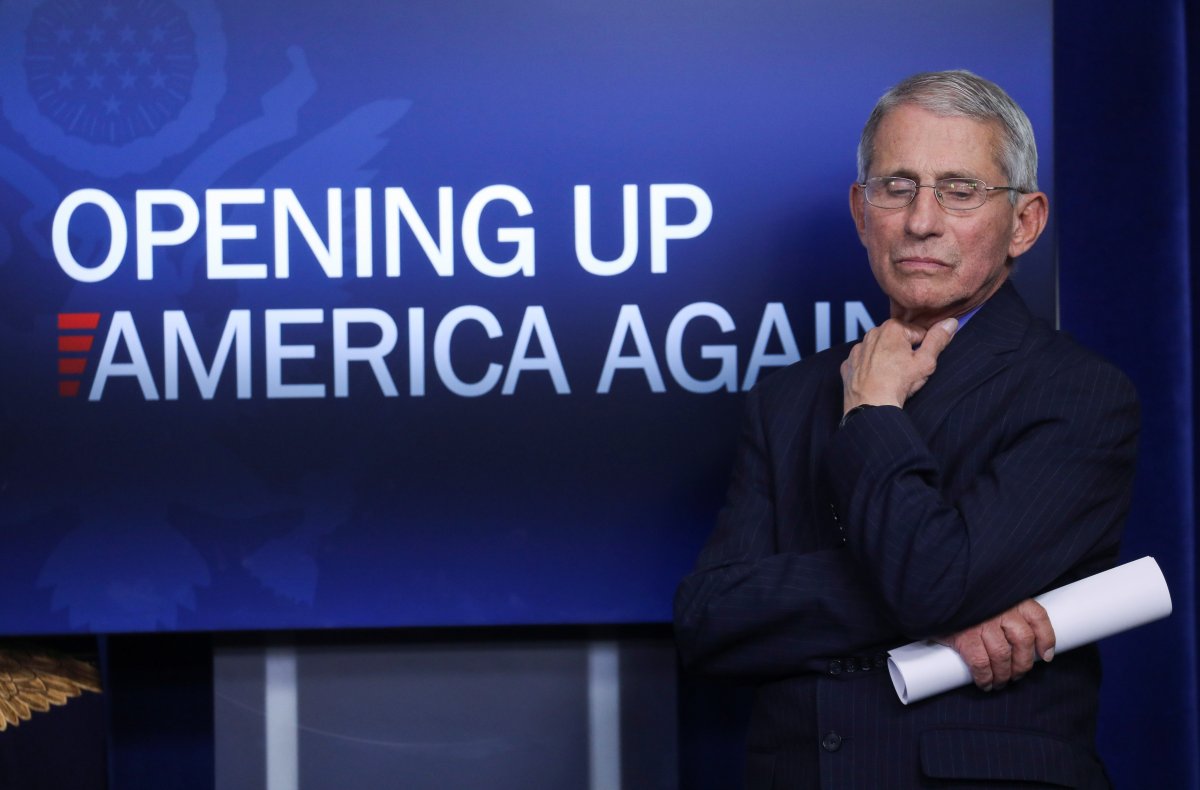 r Trump: Koronavirüs önlemlerini üç aşamada gevşeteceğiz