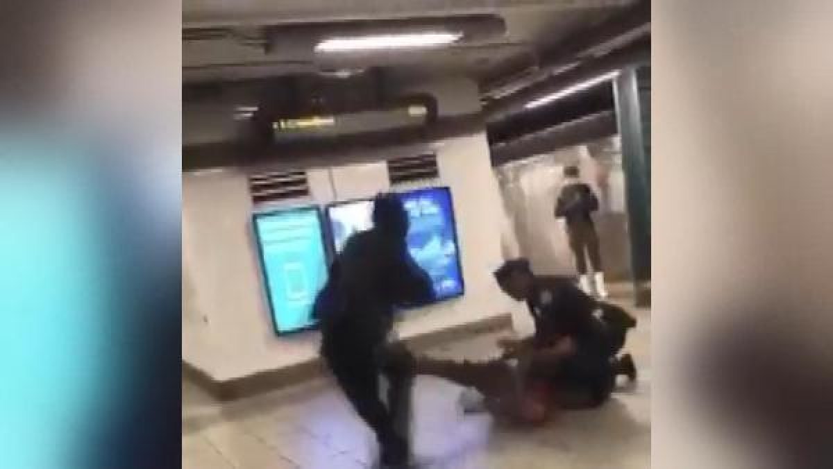 d Koronavirüslü genç polise tükürüp, raylara itti