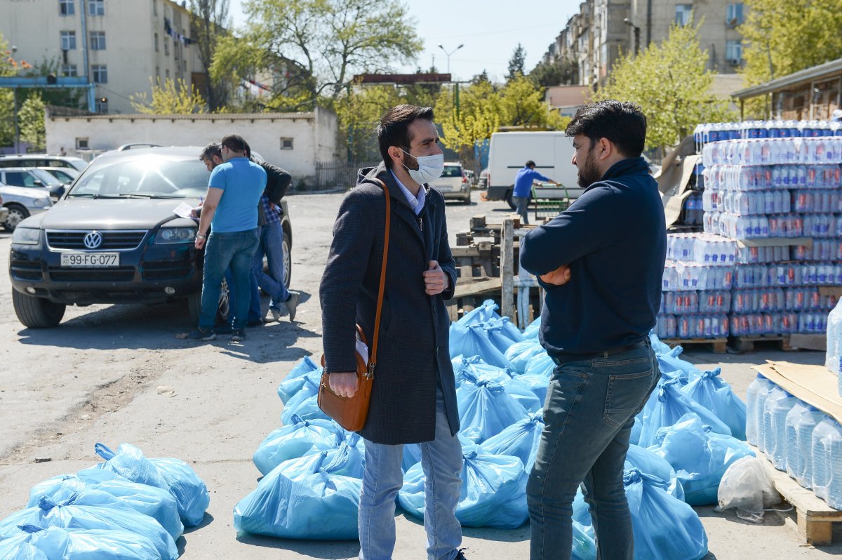 Azerbaycan’da karantinadaki erkekler 'Ev Erkekleri Kulübü'nü kurdu
