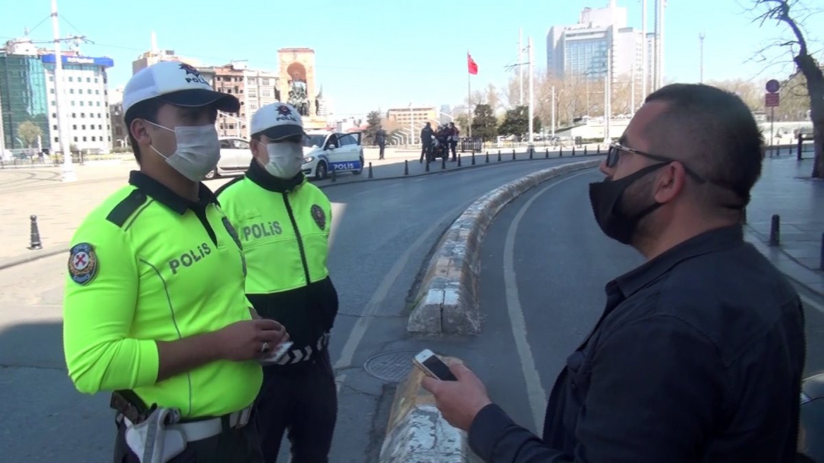 i Yasağa rağmen sokağa çıkan ehliyetsiz sürücüye ceza
