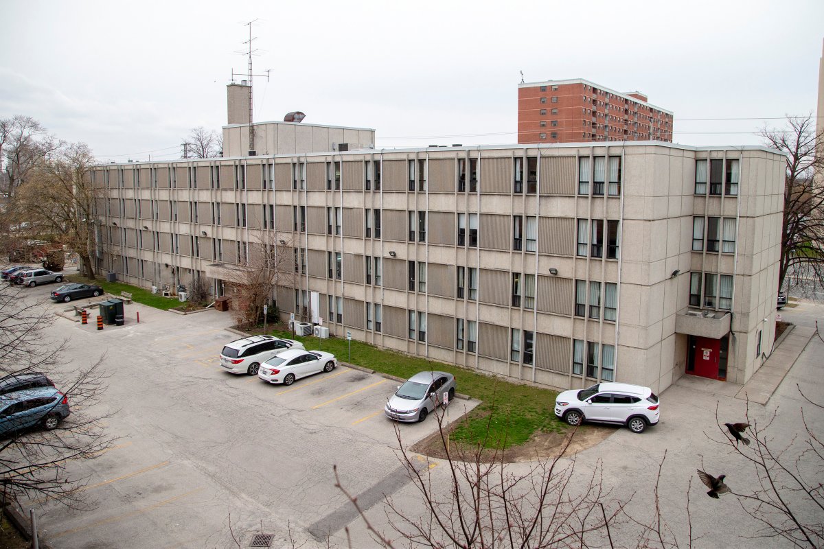 r Kanada'da yaşlılar korona korkusuyla ölüme terk edildi