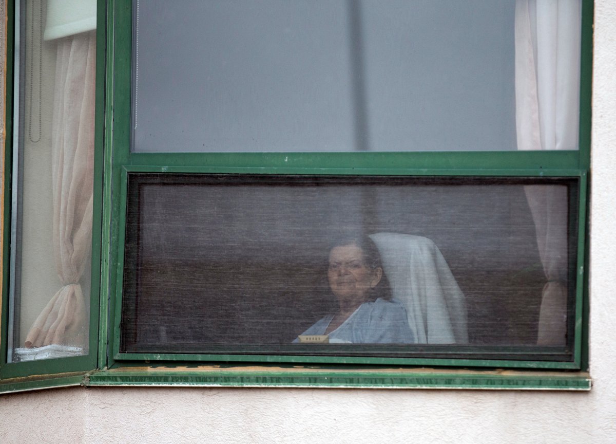 r Kanada'da yaşlılar korona korkusuyla ölüme terk edildi