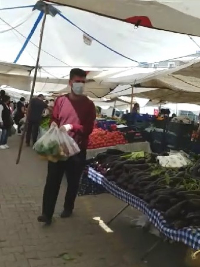 Pazartesi pazarında koronaya karşı önlem alınmadı