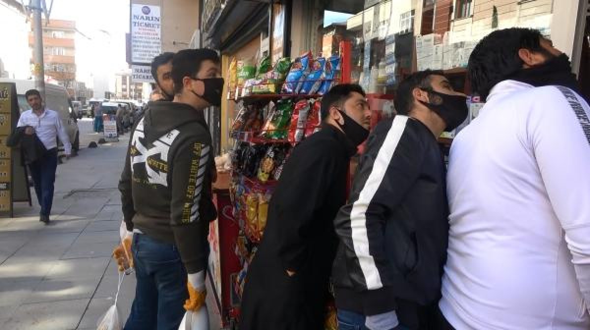 d İstanbul'da Suriyeli iki kardeş bıçaklandı