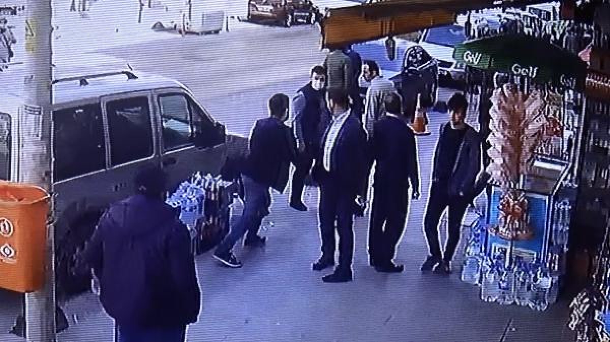 d İstanbul'da Suriyeli iki kardeş bıçaklandı