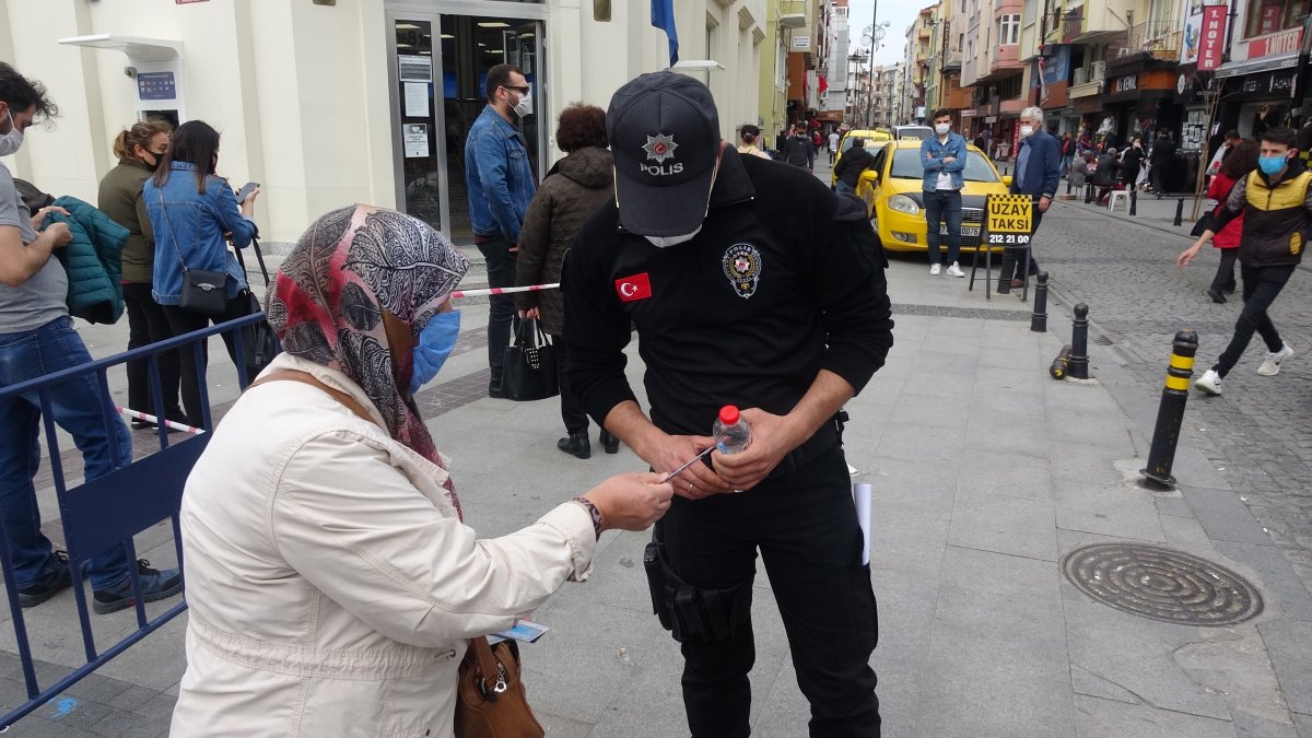 Koronaya aldırmadılar, maaş derdine düştüler