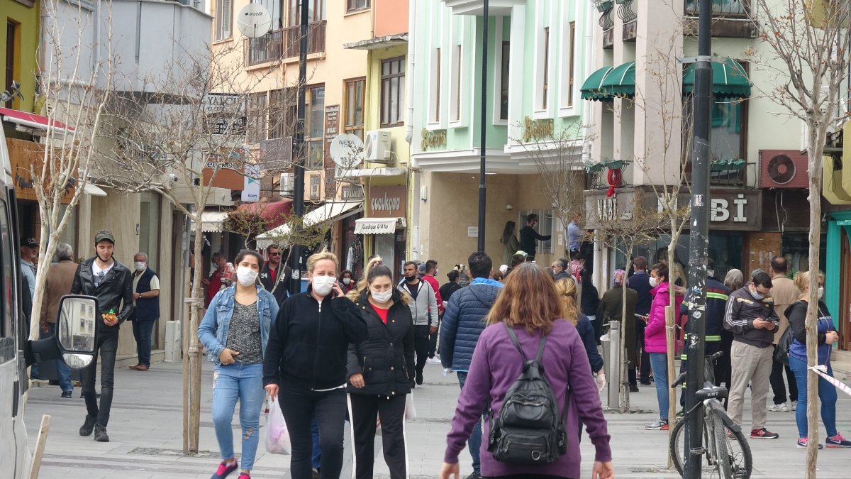 Koronaya aldırmadılar, maaş derdine düştüler