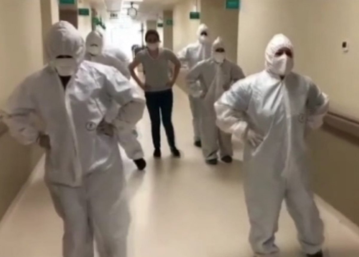 a Tuğçe Hemşire koronayı yendi, dans ederek evine döndü