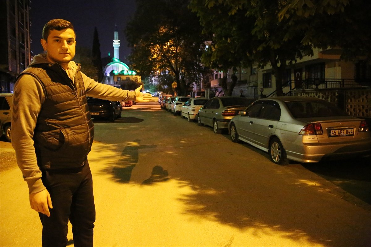 a Manisa'da park halindeki araçların lastikleri indirildi