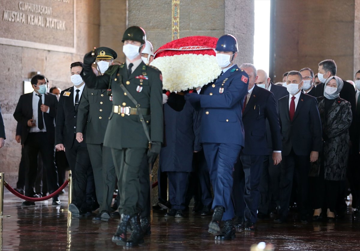 a Anıtkabir'de 23 Nisan töreni