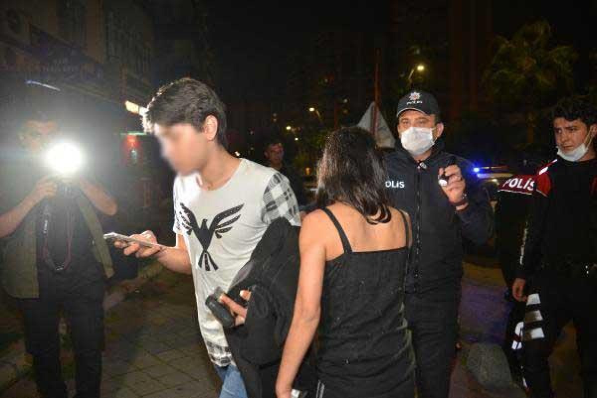 d Adana'da sokakta yakalanan genç kaçırıldığını iddia etti