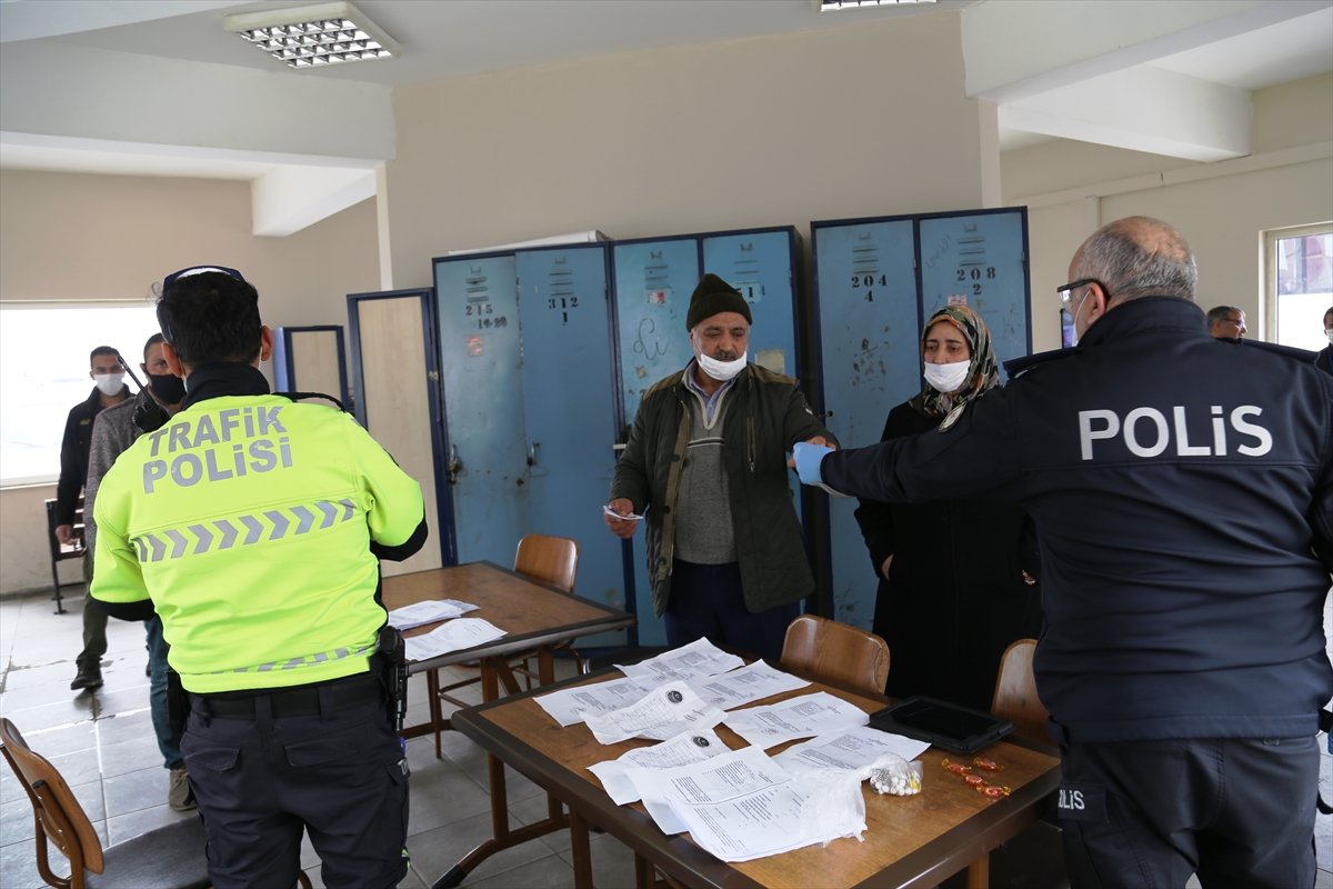 a Sahte izin belgeli yolculara ceza