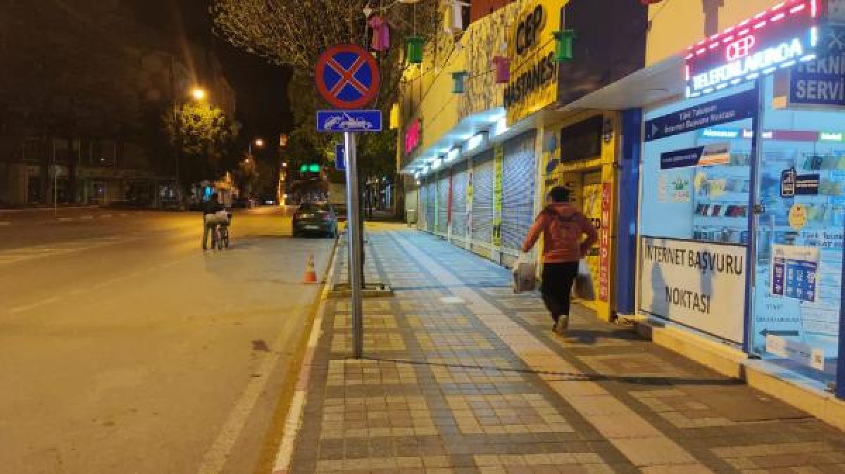 d Bursa'da yasağı delip ceza yiyen genç, koşarak eve gitti