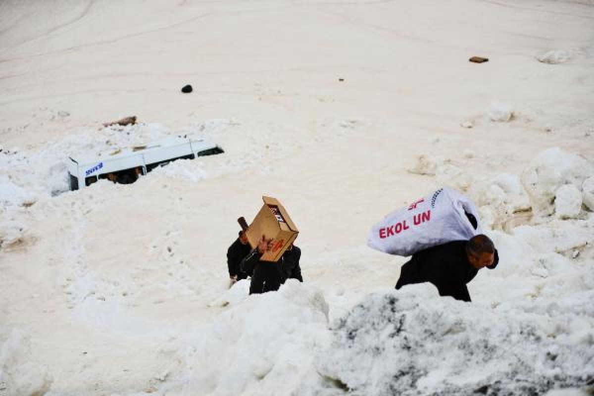 i Van'da çığın altında kalan minibüse 3 ay sonra ulaşıldı