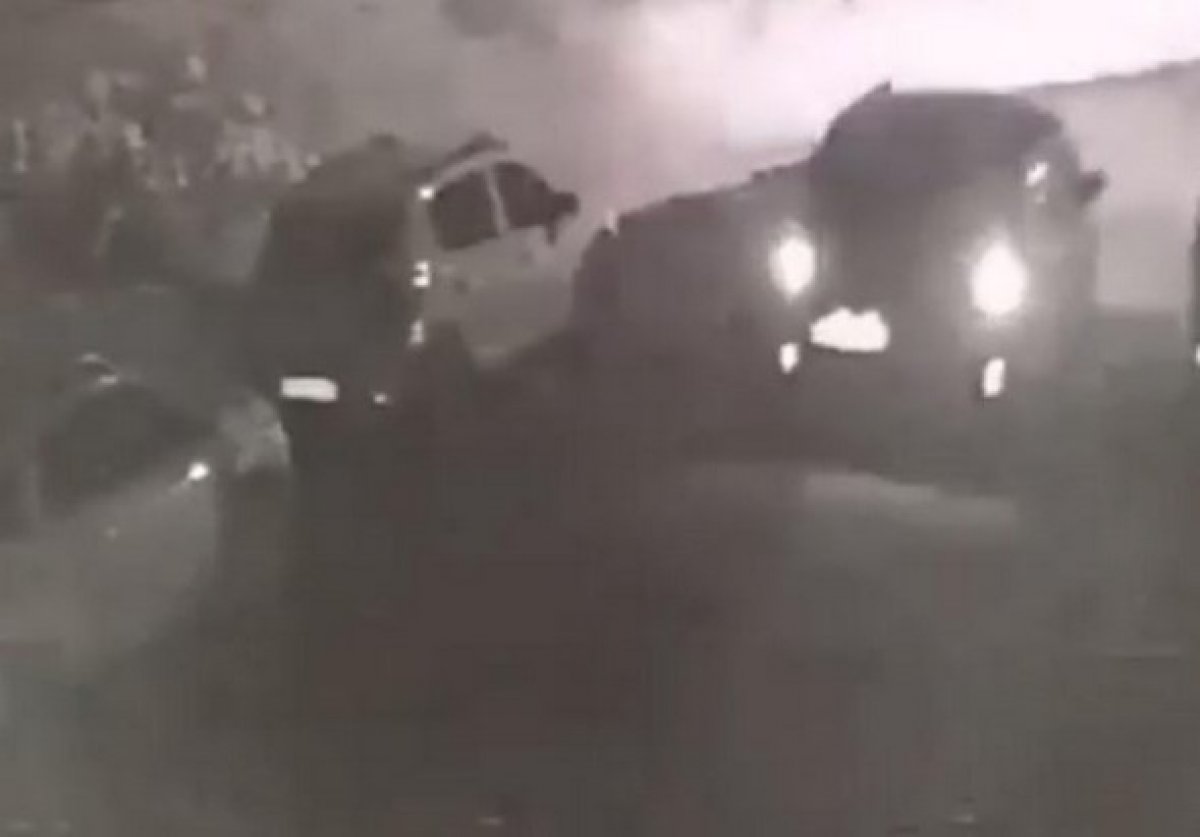 d Aracıyla yolda uyuyan köpeği ezdi