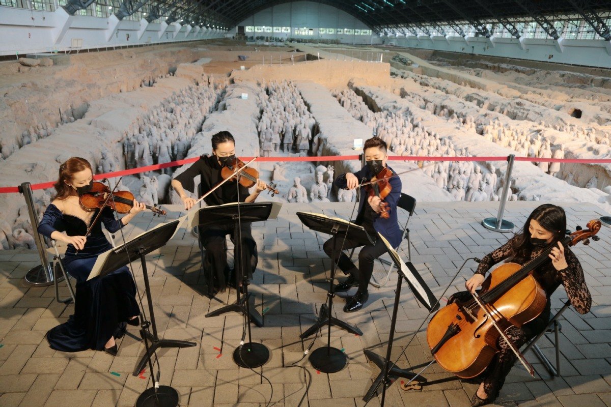 Çin basınından virüsten kurtulduk mesajı