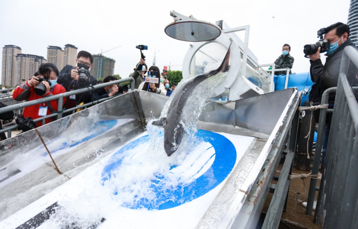 Çin basınından virüsten kurtulduk mesajı