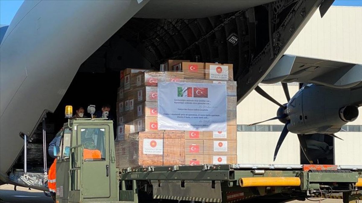 a Türkiye, 54 ülkeye yardım gönderdi