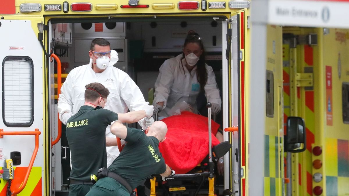 Boris Johnson, pazartesi günü görevine dönecek