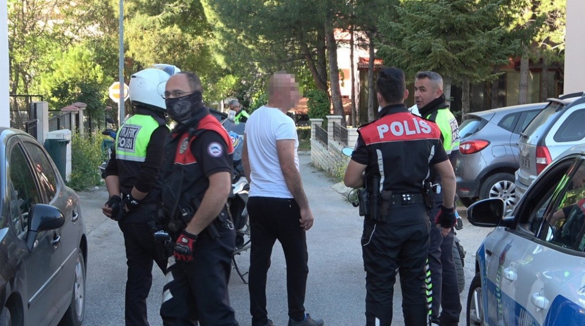 i Alkollü sürücü polisten kaçamadı