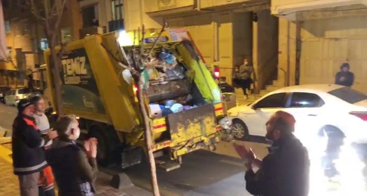 i Vatandaşlar görevlileri alkışladı, yemek ikram etti