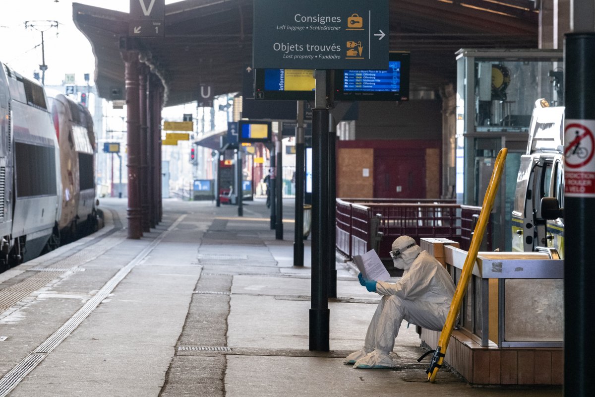 Fransa'da korona ölümleri 22 bin 856 oldu