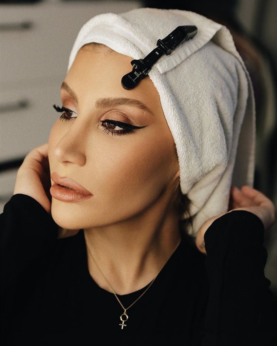 İrem Derici takipçisine kızdı