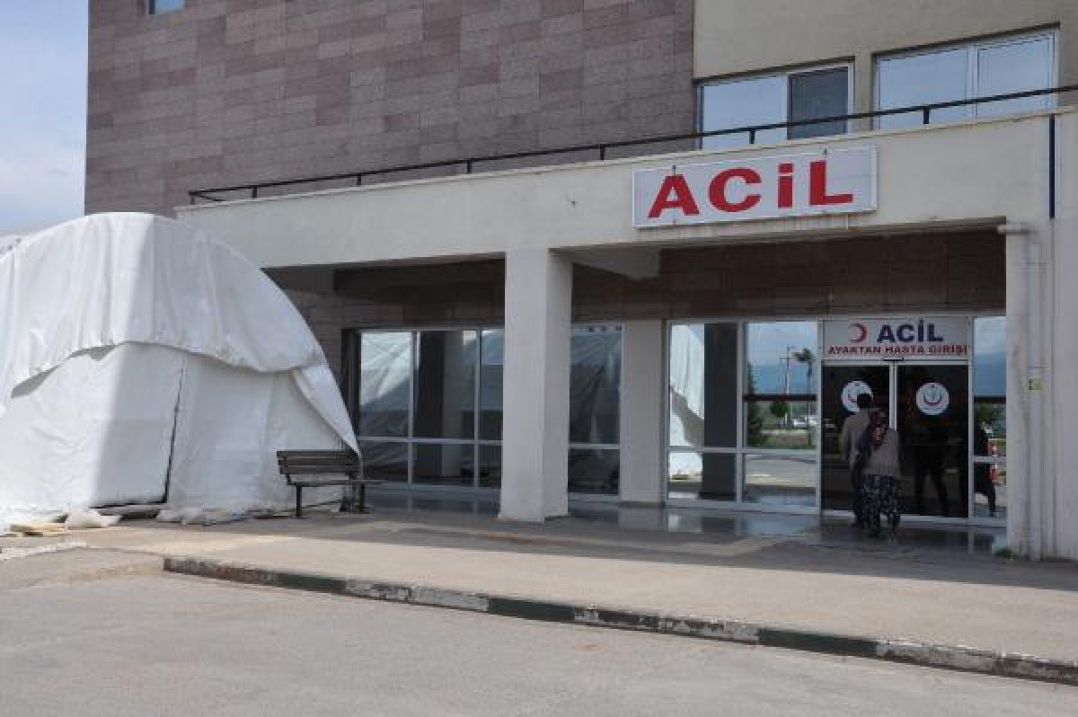 d Yaşlı adam evinde karantinadayken hayatını kaybetti