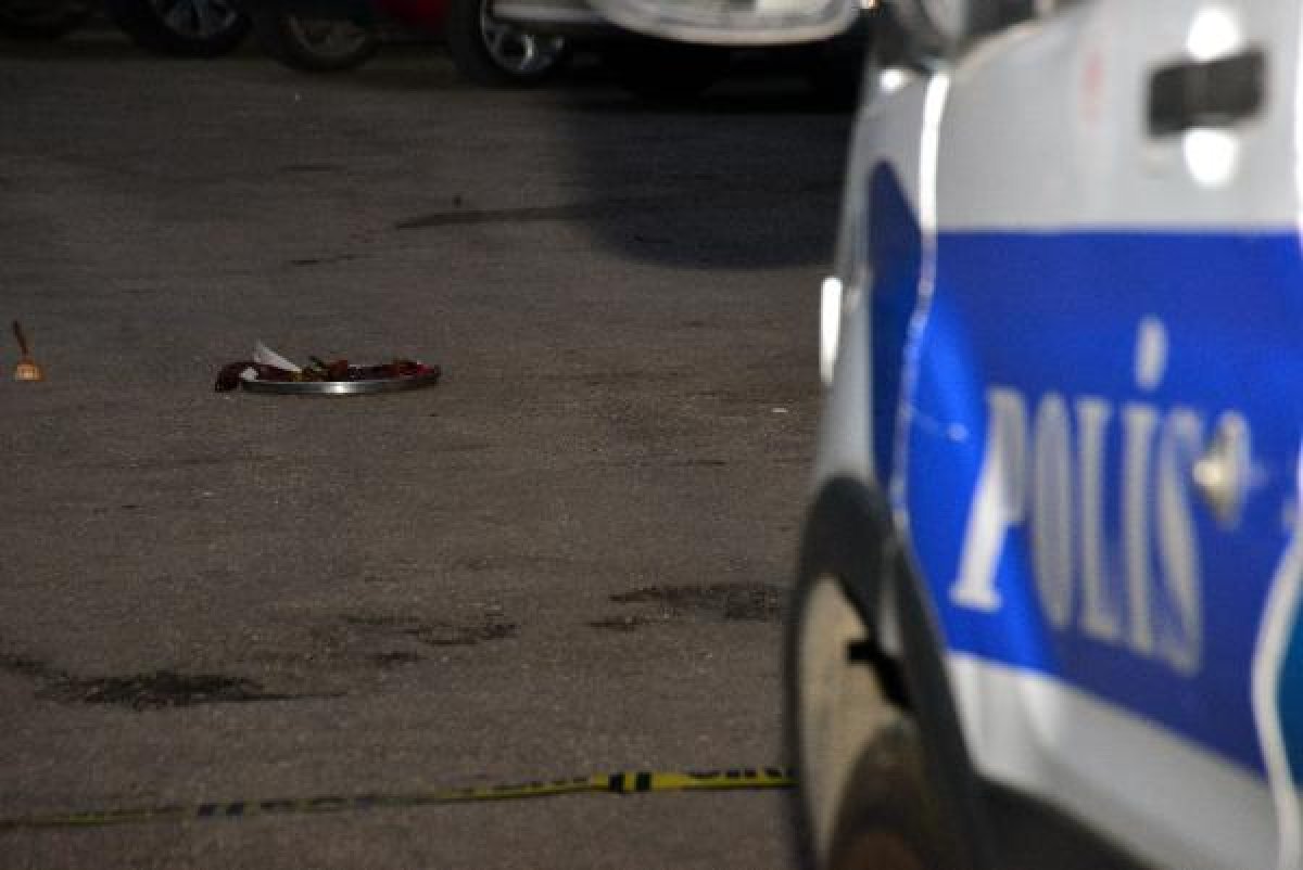 d İftar yemeğini eve götürürken silahlı saldırıya uğradı