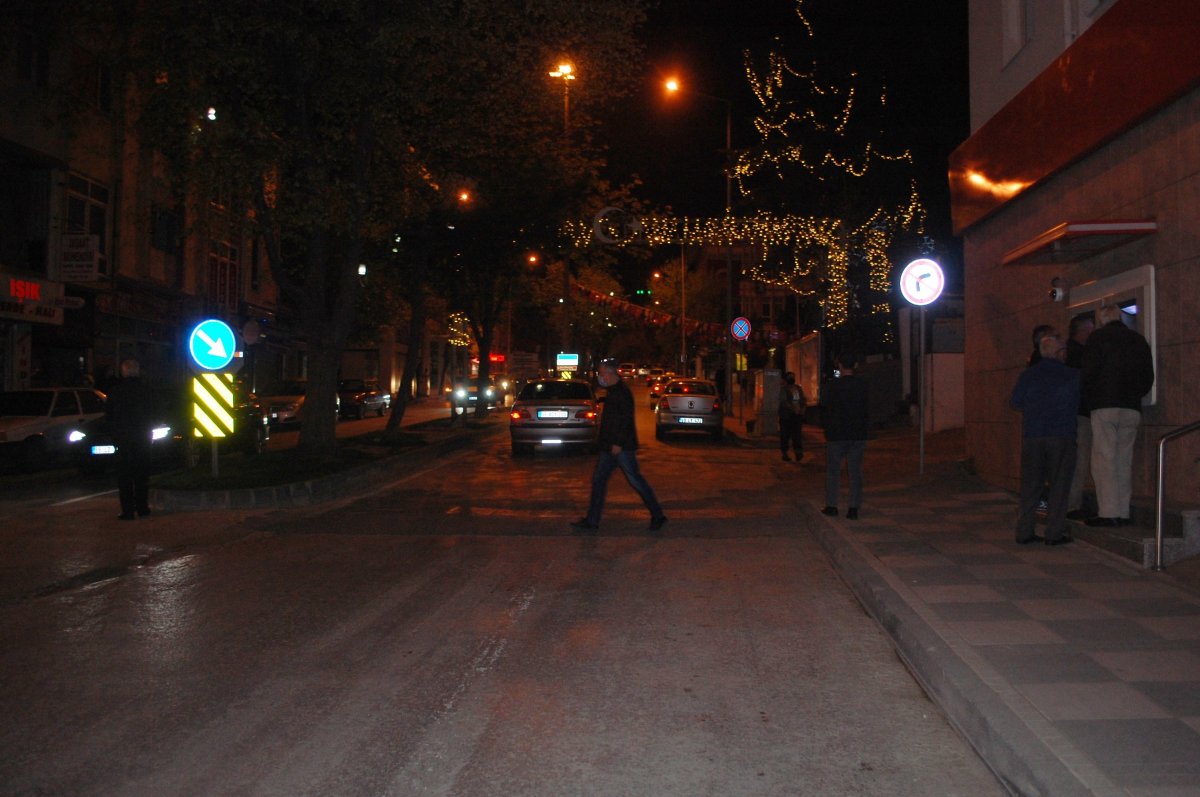 Sokağa çıkma yasağı bitti, vatandaşlar sokaklara çıktı