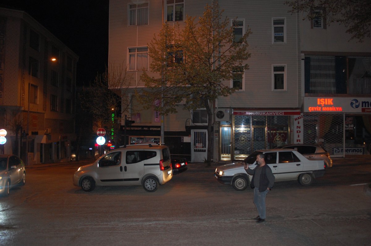 Sokağa çıkma yasağı bitti, vatandaşlar sokaklara çıktı