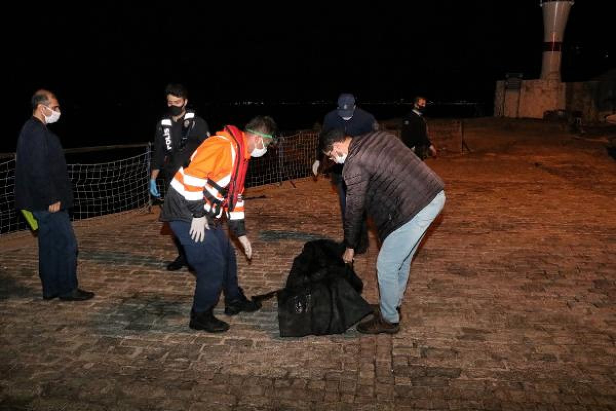 d Fotoğraf çektirmek isteyen kadın denize düşerek öldü