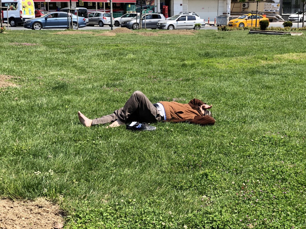 i Yeşil alanlara korunmasız çıkan vatandaştan ilginç diyalog