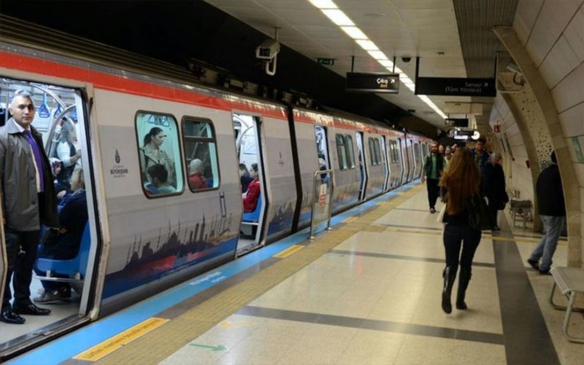 İstanbul'da metronun son sefer saati değişti