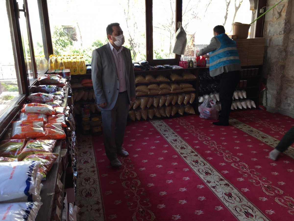 i Ankara'da camiler ihtiyaç sahiplerine aracılık ediyor