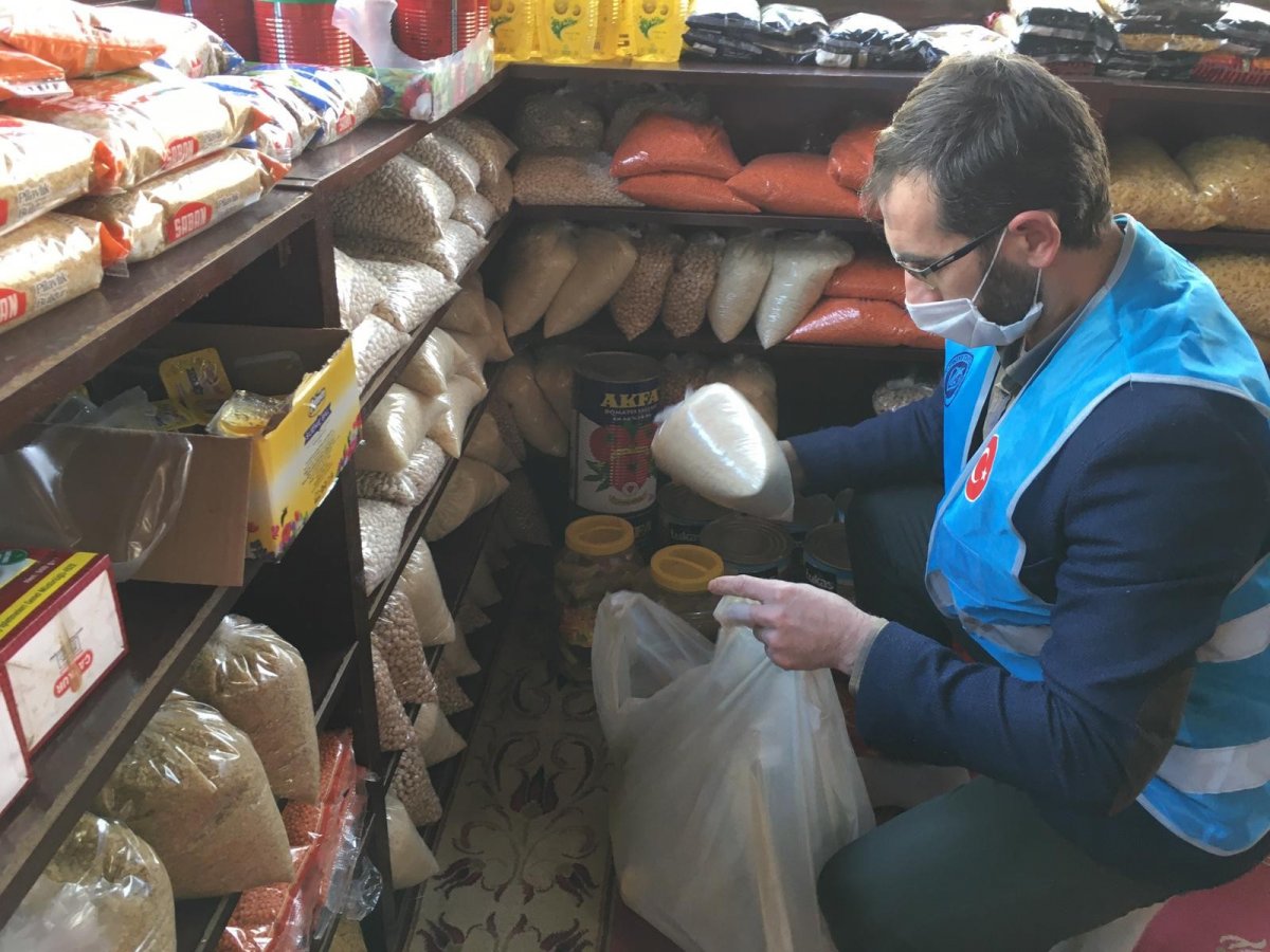 i Ankara'da camiler ihtiyaç sahiplerine aracılık ediyor